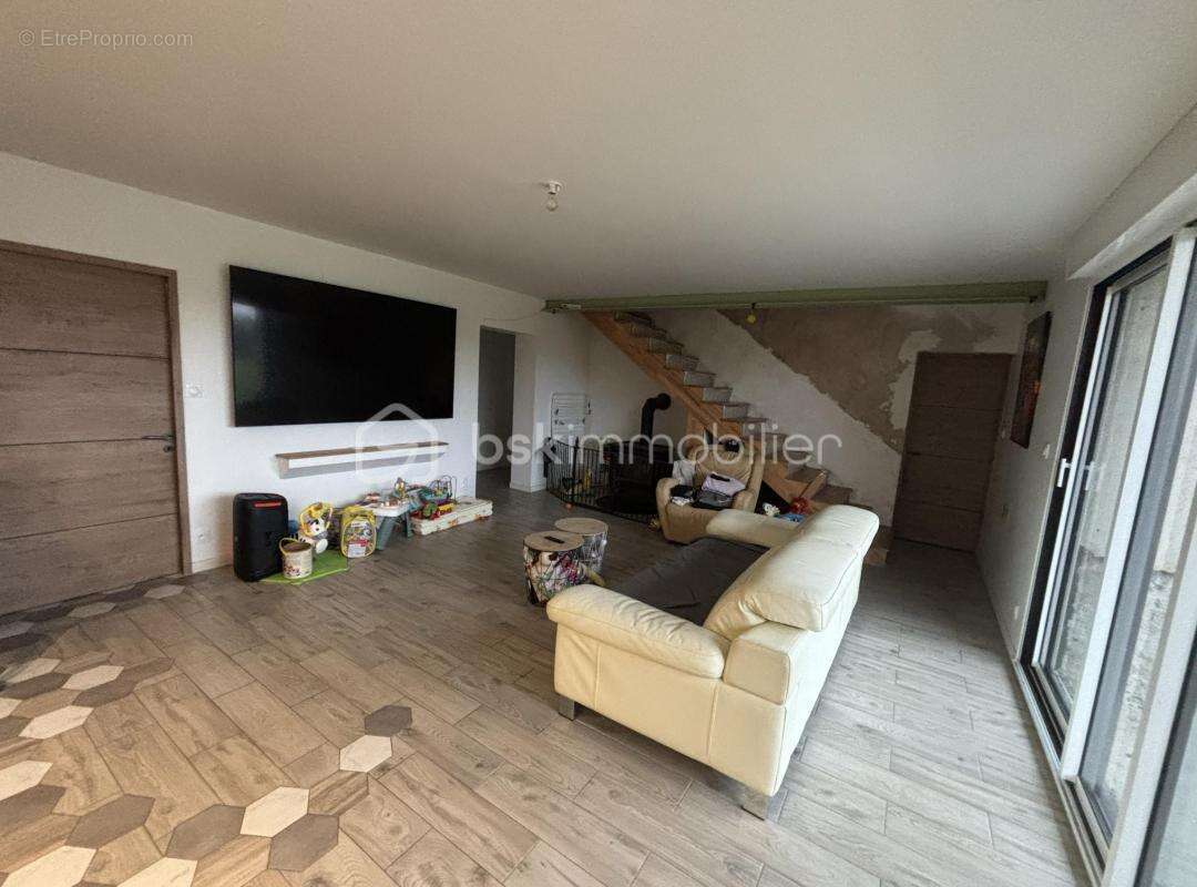 Maison à MAUZE-SUR-LE-MIGNON