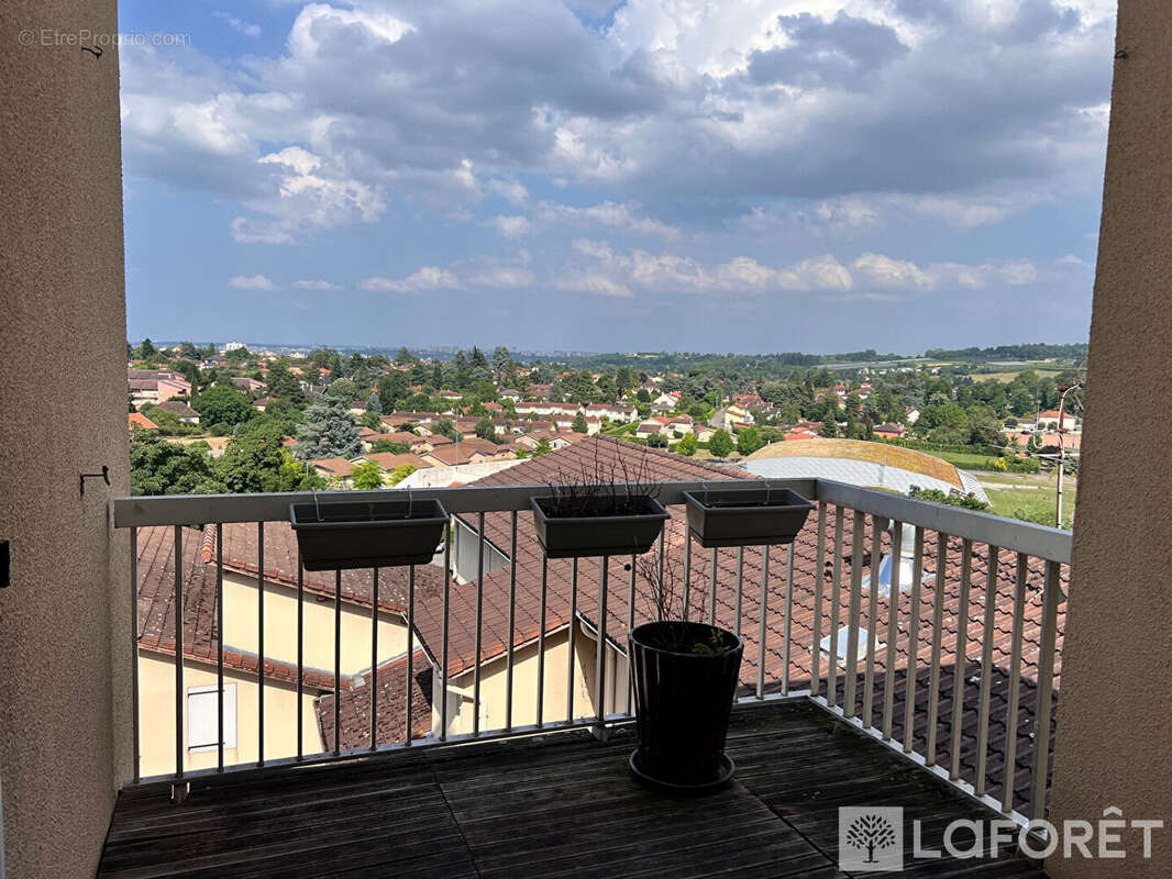 Appartement à SAINT-GENIS-LAVAL