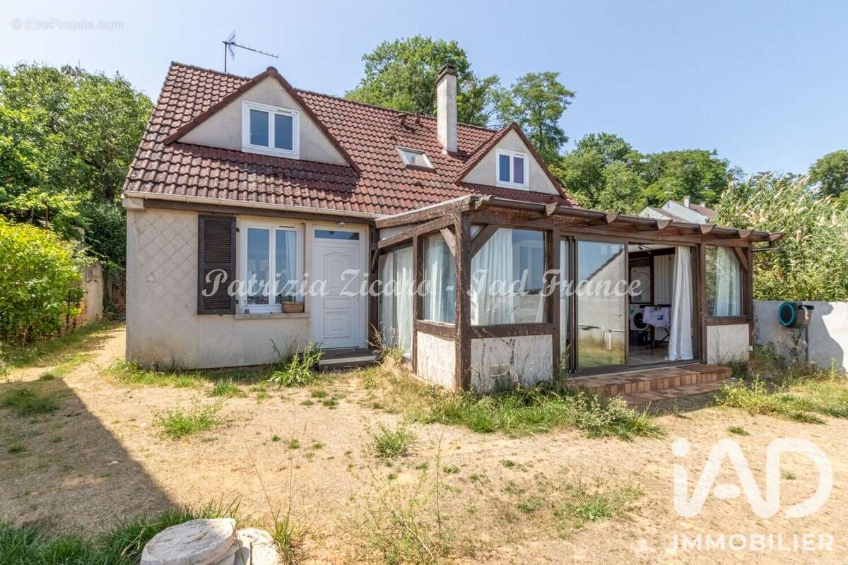 Maison 111 m² à La Ville-Du-Bois  - photo 2