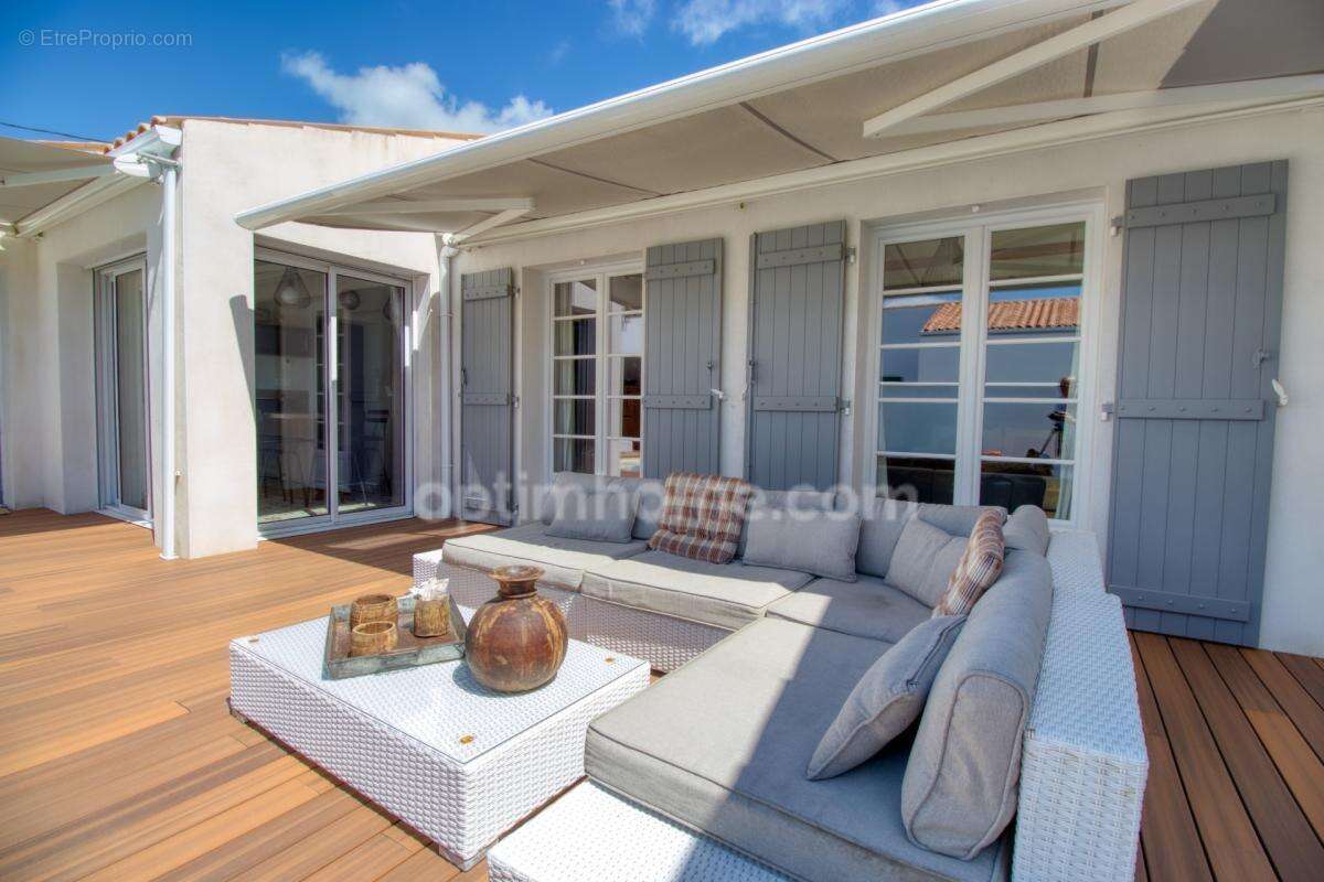 Villa de plain-pied, 174 m², 4 Chambres.Piscine chauffée, Le Château-d'Oléron (17) - photo 3