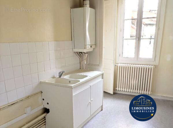 Appartement 320 m² à Saint-Junien  - photo 4