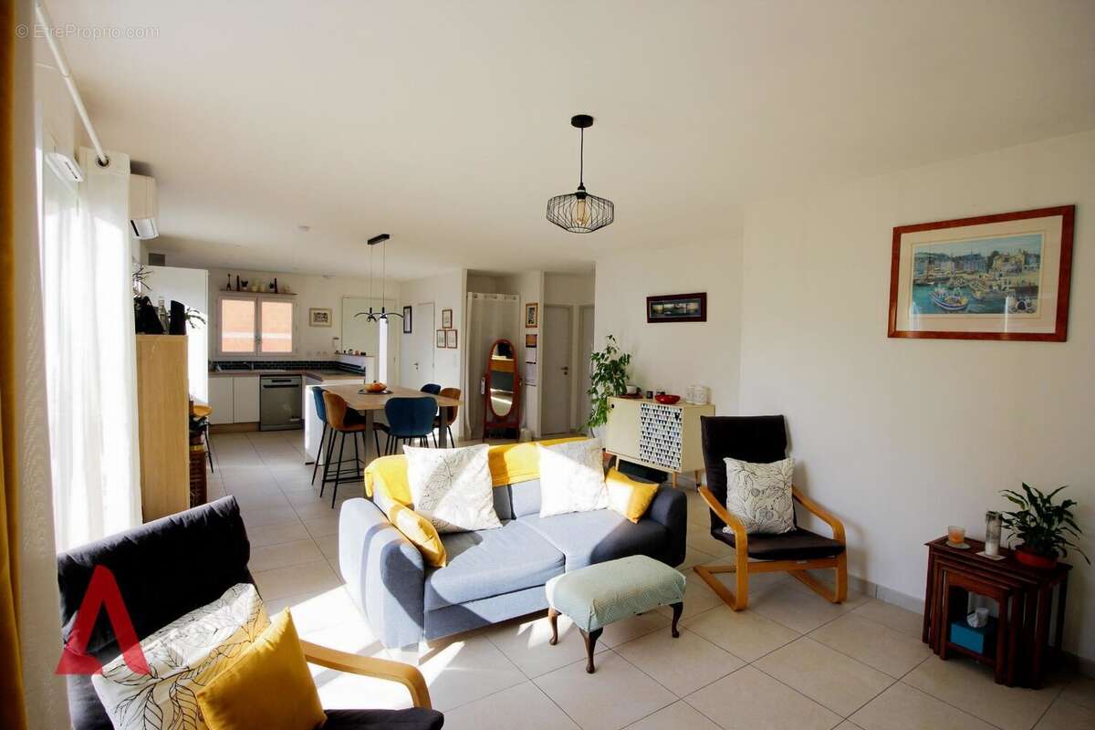 Maison à NISSAN-LEZ-ENSERUNE