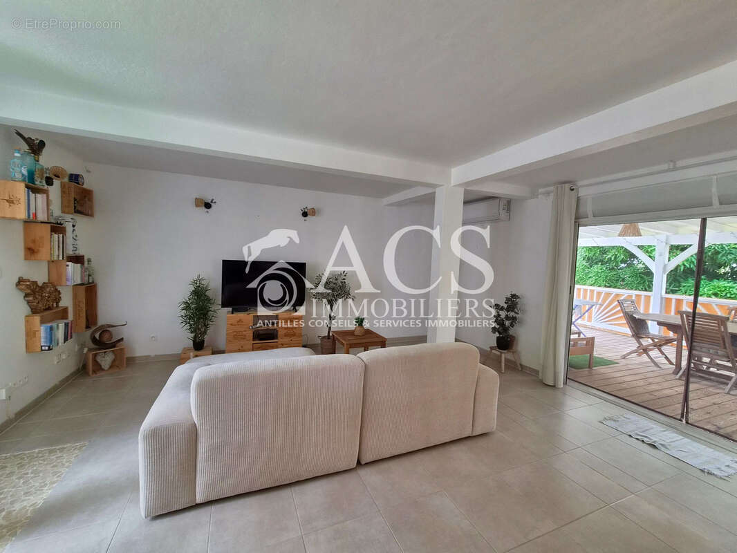 Maison F4 + F5 meublé et équipée en très bon état. - photo 5