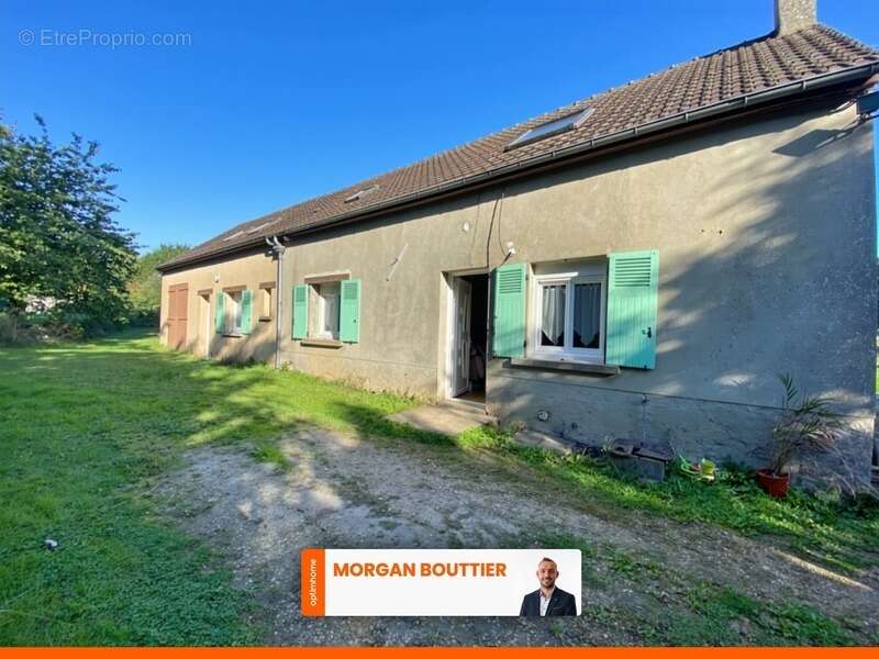 Maison à BEAUMONT-PIED-DE-BOEUF