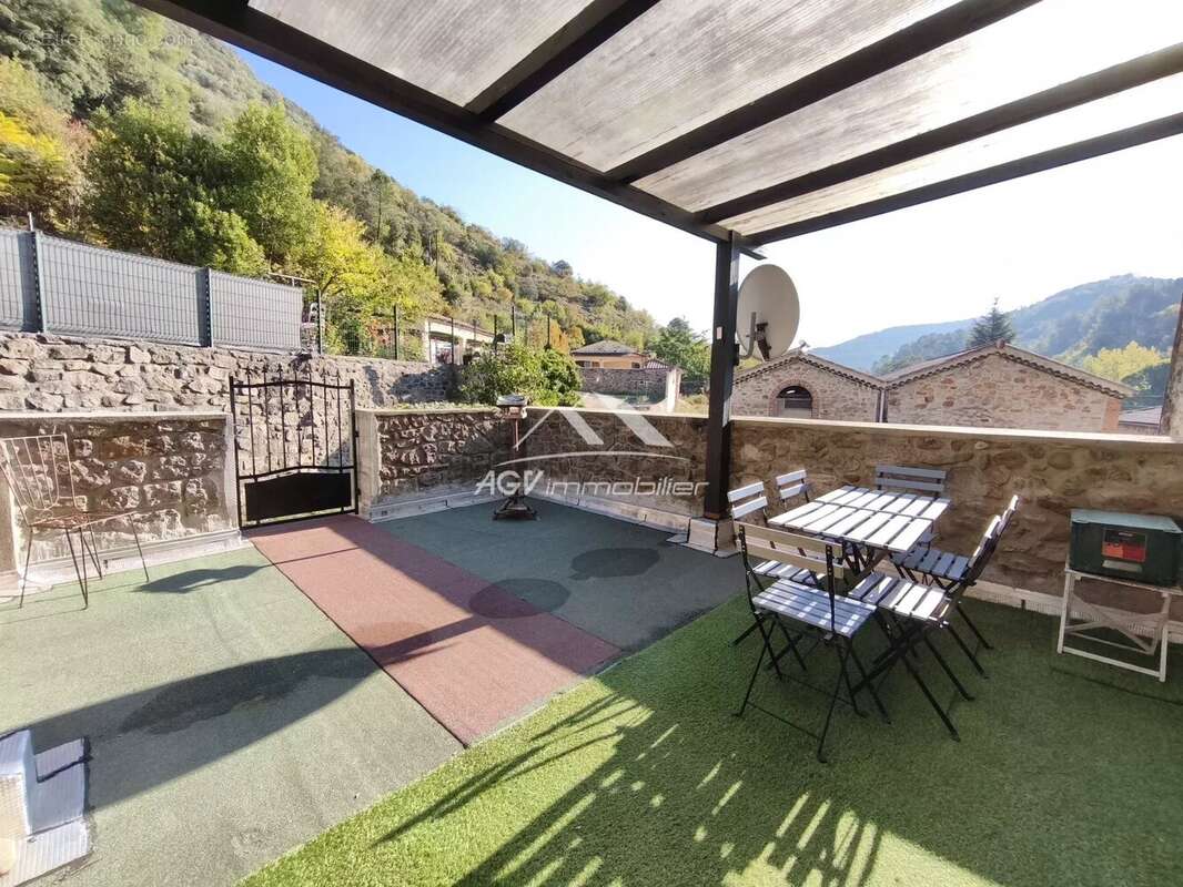 Appartement à ROBIAC-ROCHESSADOULE