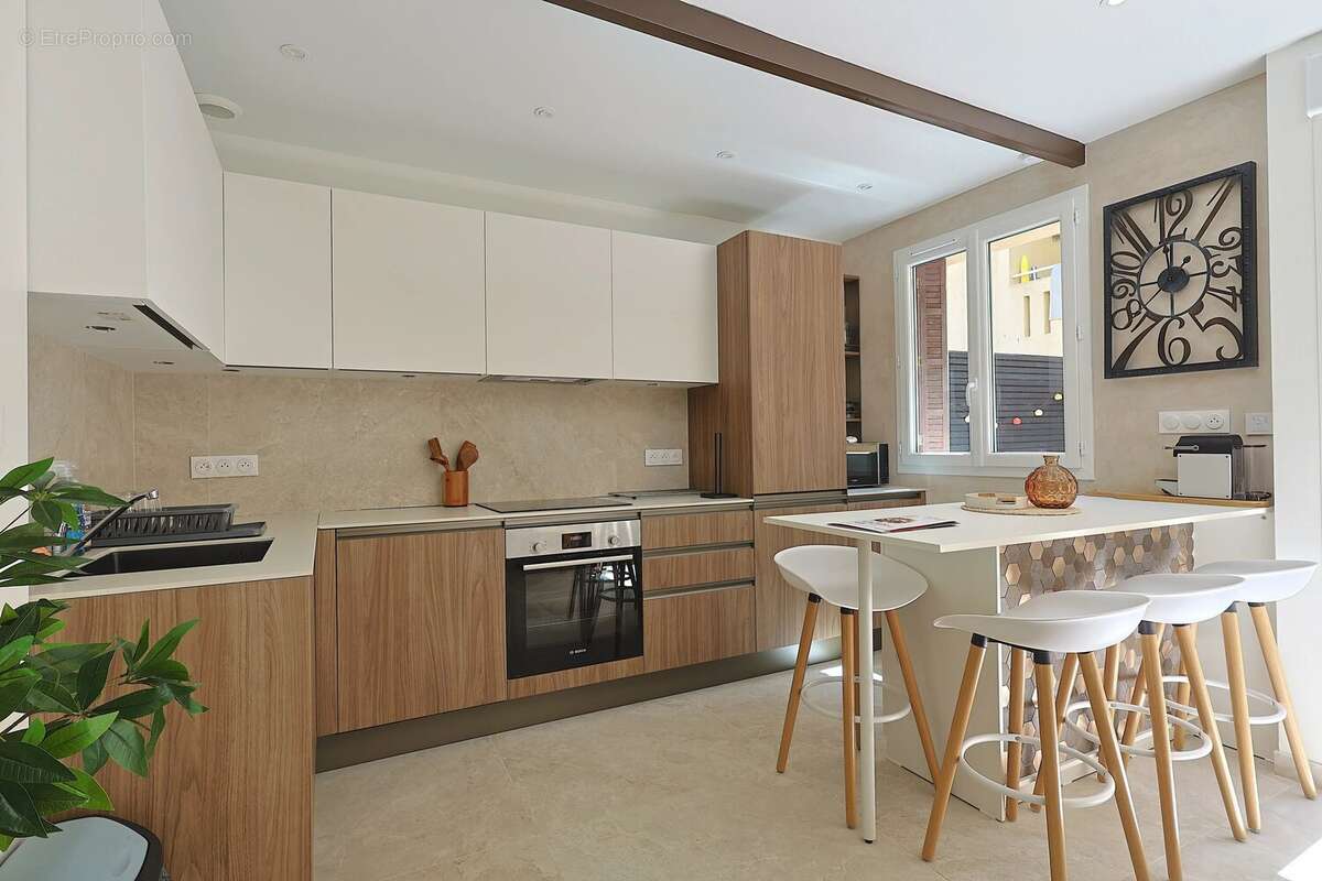 Appartement à VALLAURIS