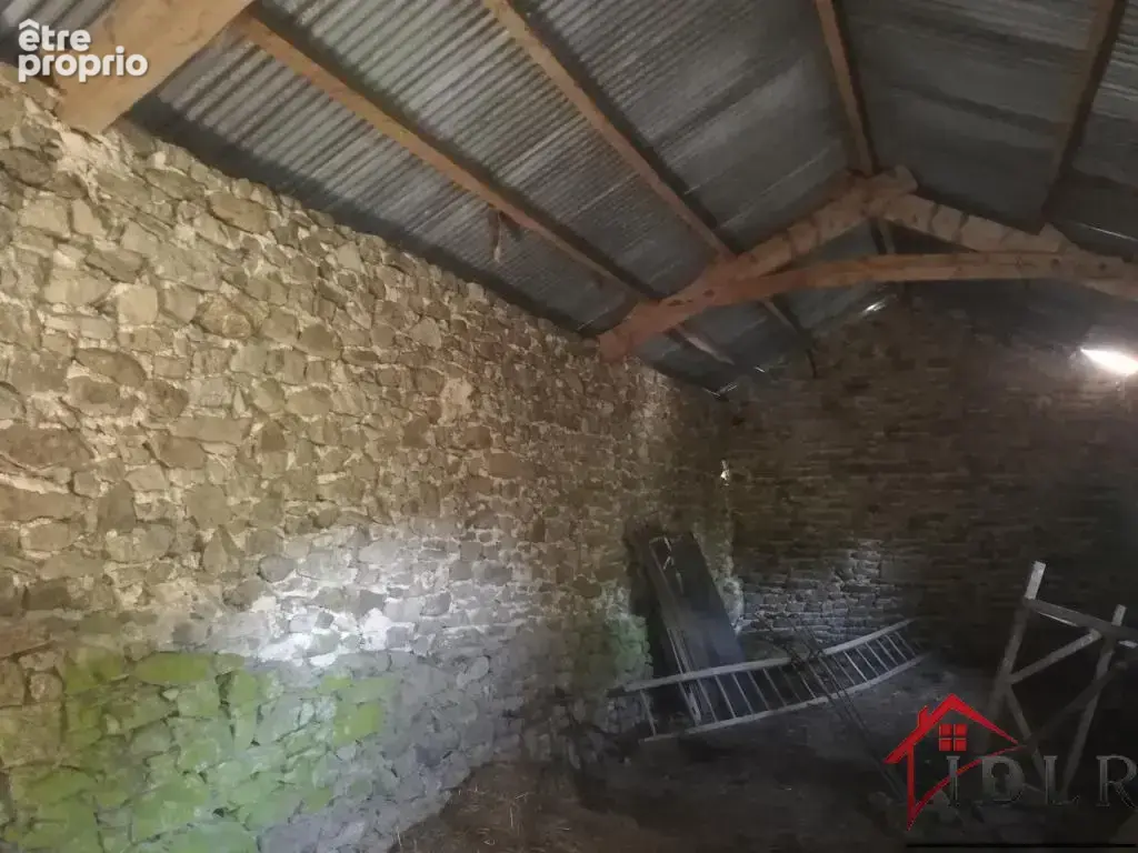 Grange à rénover avec garage et terrain de 2 ha - photo 8