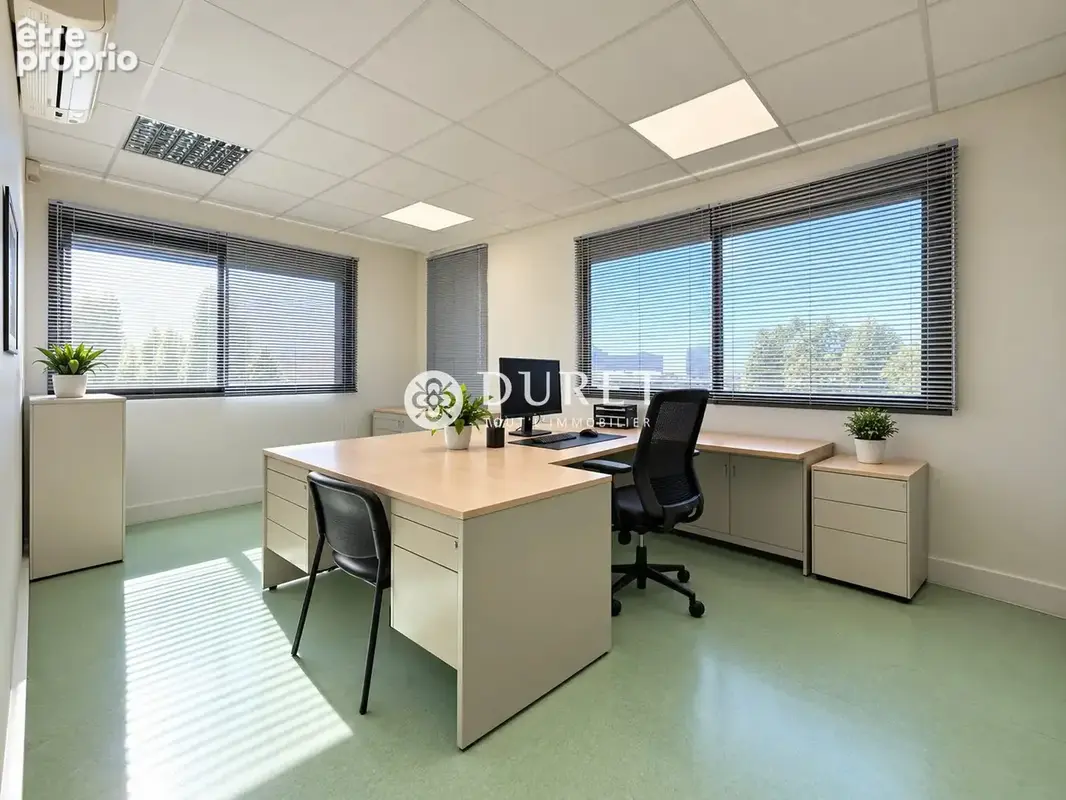 Commerce 860 m² à vendre à Challans (85300) - photo 9