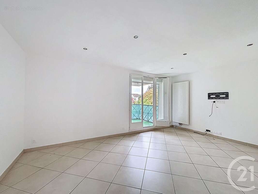 Appartement à MOISSY-CRAMAYEL