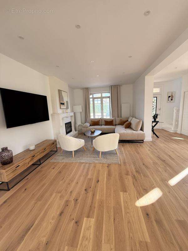 Maison à BONNEVILLE-SUR-TOUQUES