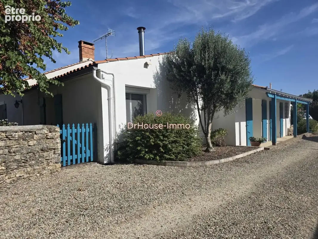 Maison 6 pièces 161 m² à vendre à Sainte-Radegonde-Des-Noyers (85450) - photo 3