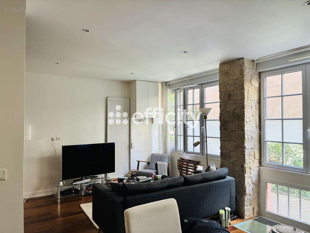 Appartement à PARIS-11E