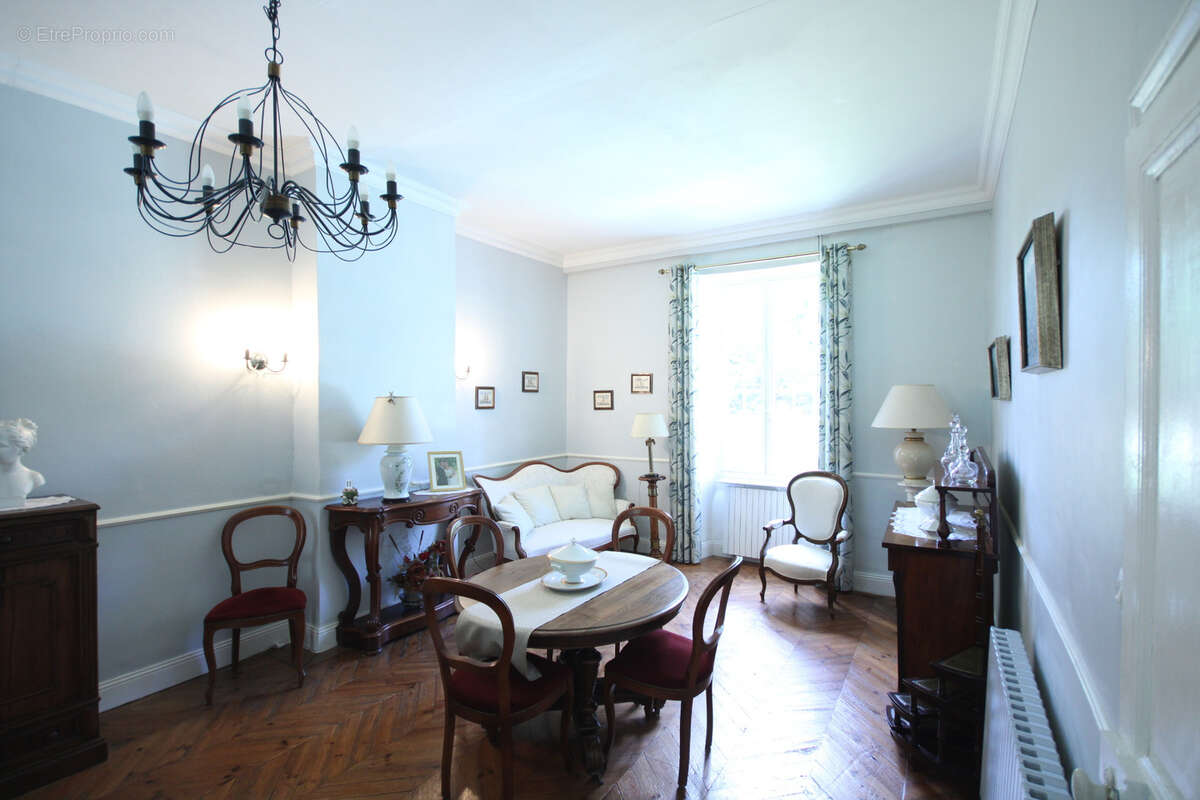 Maison à SAINT-PAUL-DE-JARRAT