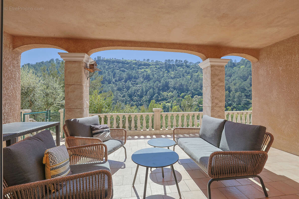 Maison à SOLLIES-TOUCAS