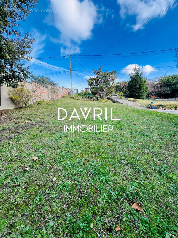 Terrain à CONFLANS-SAINTE-HONORINE