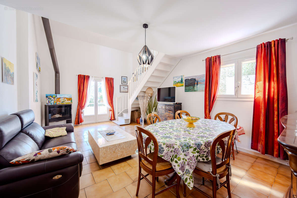 Maison à LA LONDE-LES-MAURES