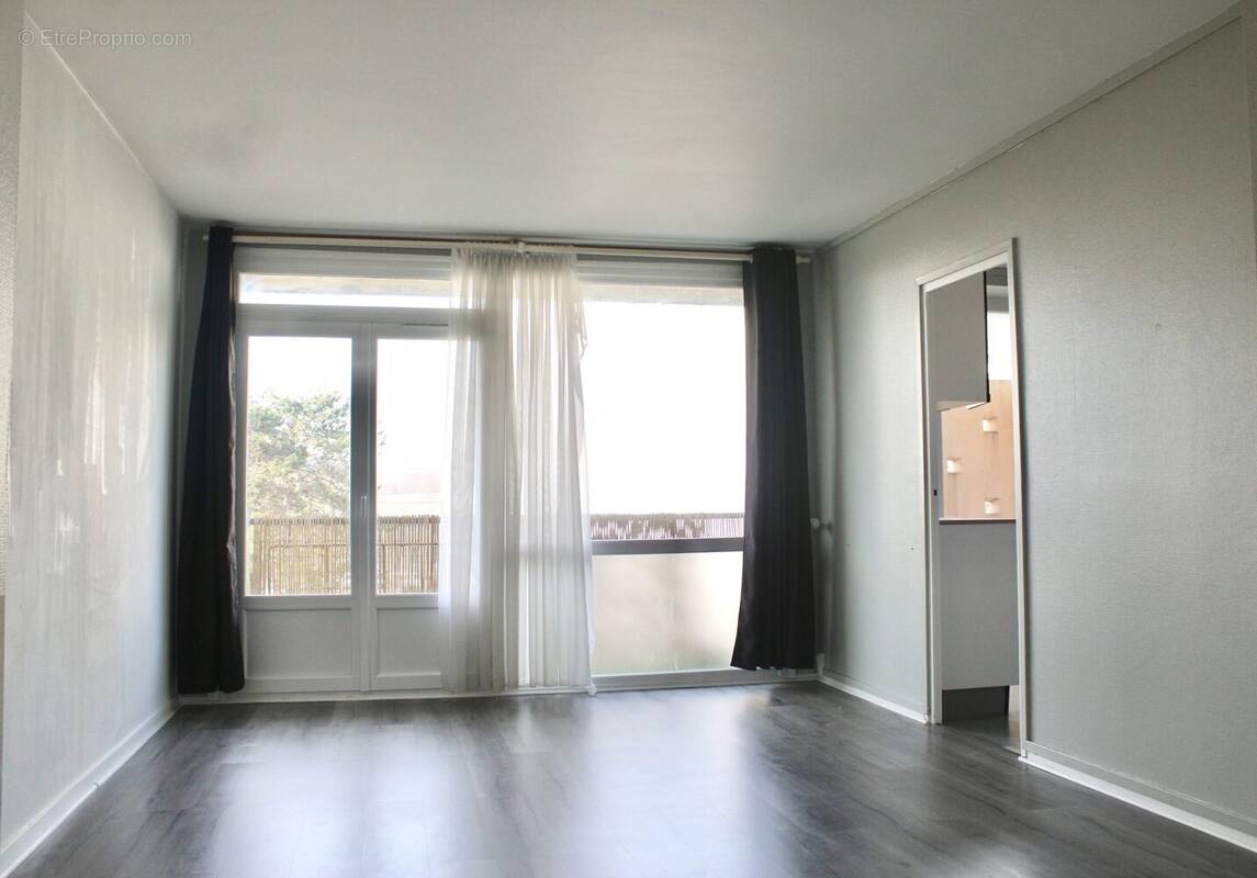 Appartement à MONT-SAINT-AIGNAN