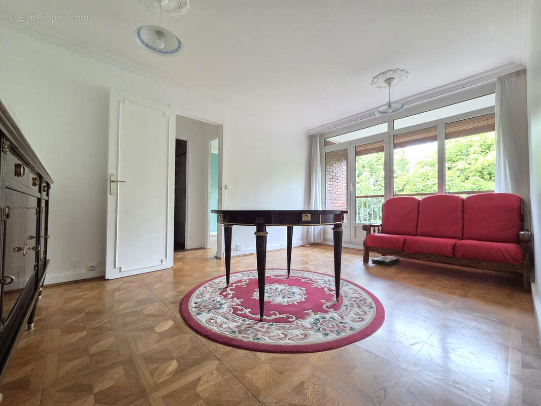 Appartement à SURVILLIERS