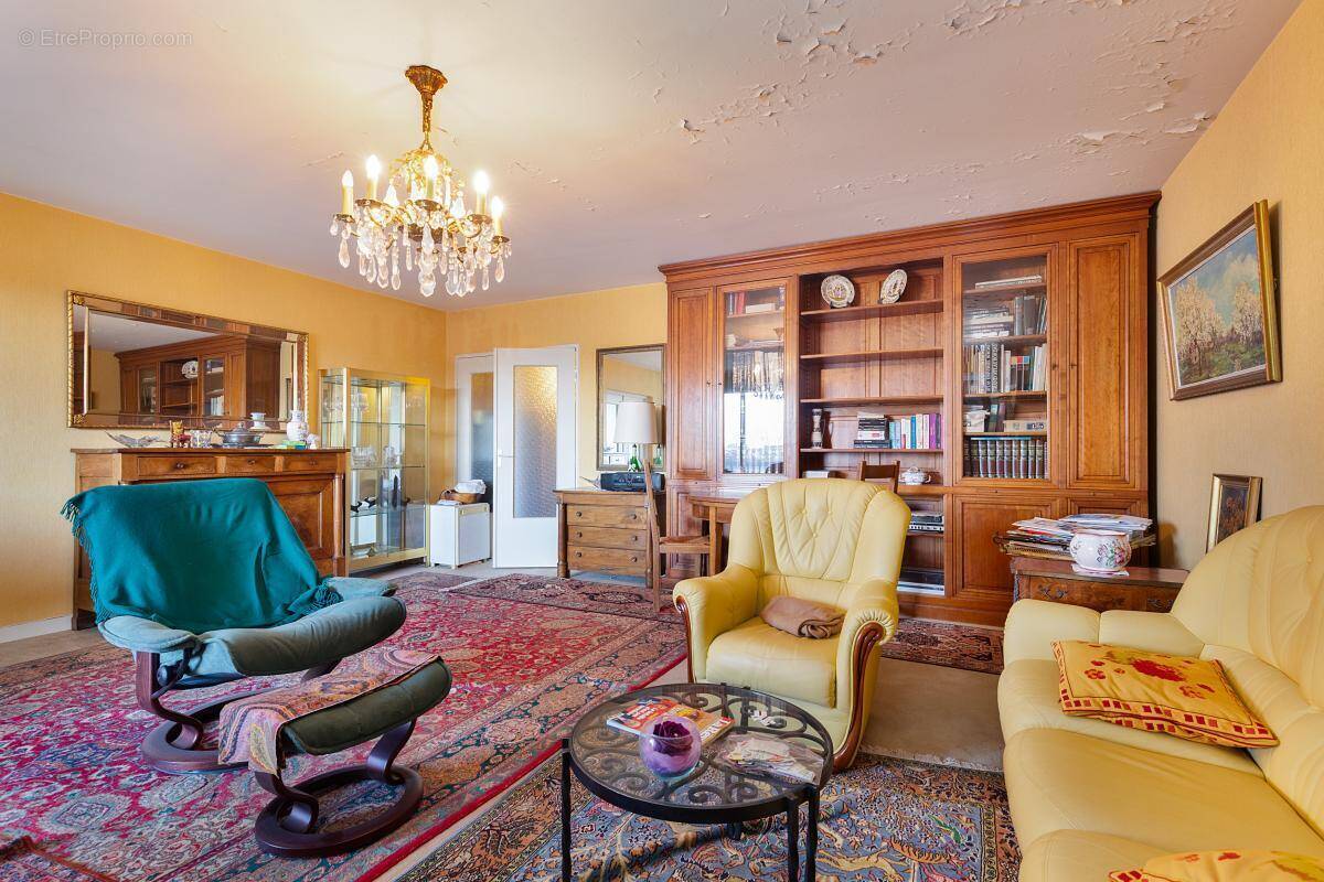 Appartement à EPINAY-SUR-SEINE
