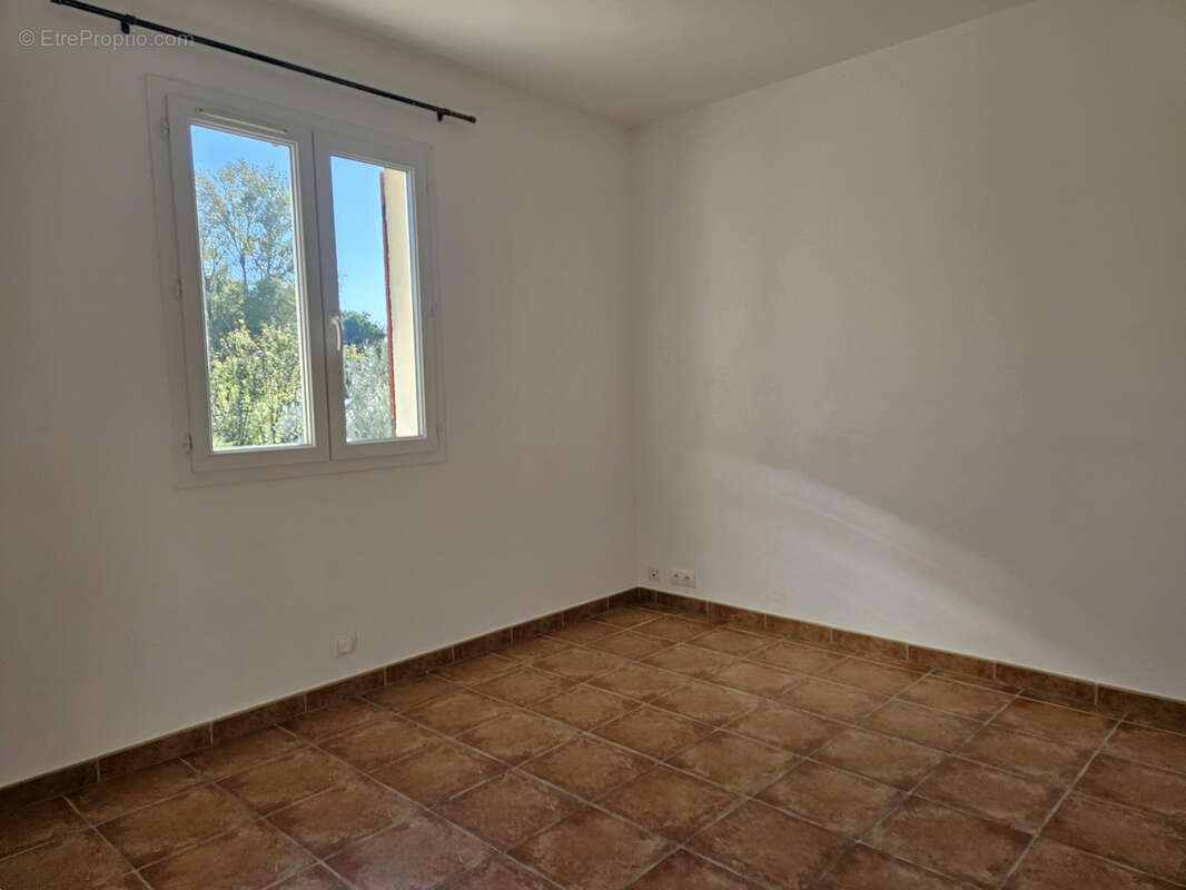 Maison à CAMARET-SUR-AIGUES