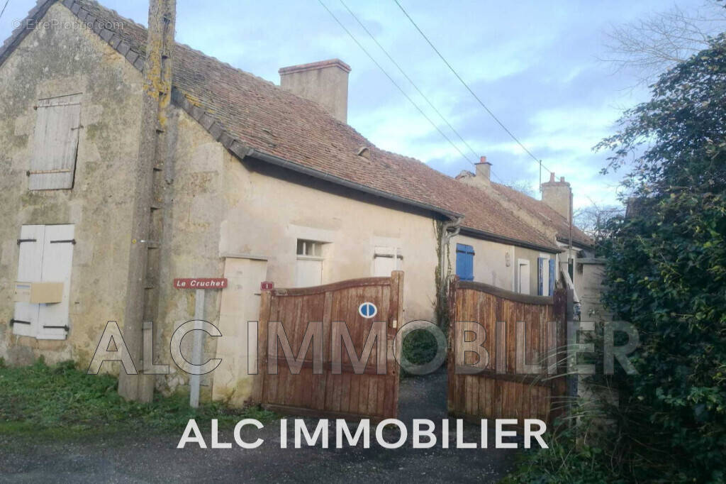 Maison à COURGAINS