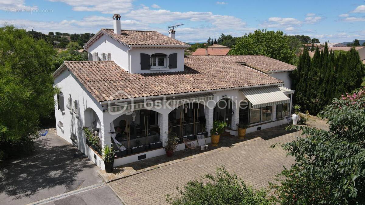 Maison à SAINT-HILAIRE-DE-BRETHMAS