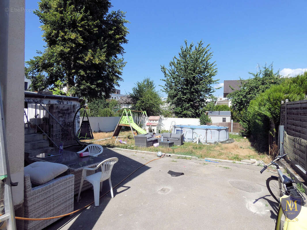 Saint-louis proche centre maison 5 pièces sur 4,20 ares de terrain - photo 10