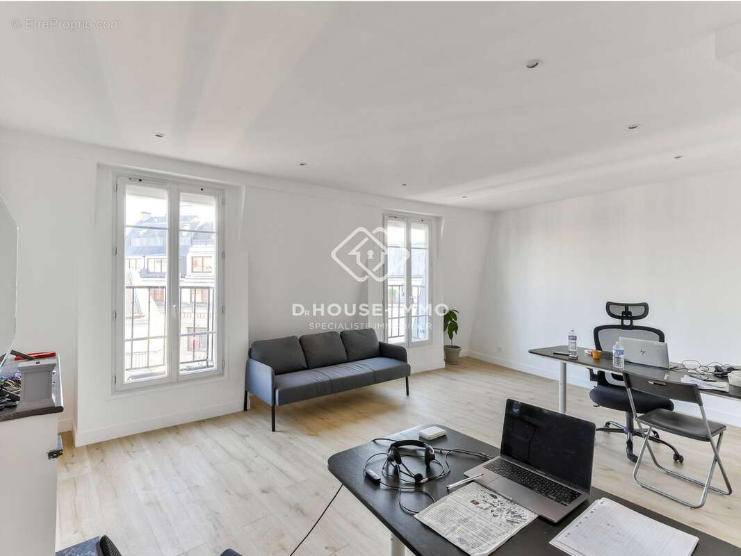 Appartement à PARIS-10E