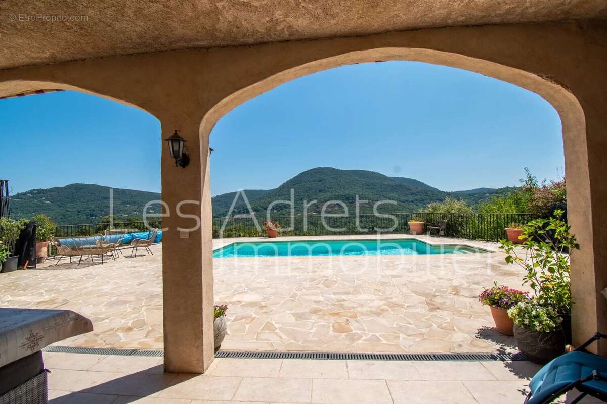 Maison 275 m² - Plein Sud - Vue Dégagée - photo 16