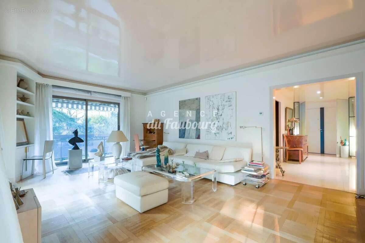 Appartement à NEUILLY-SUR-SEINE