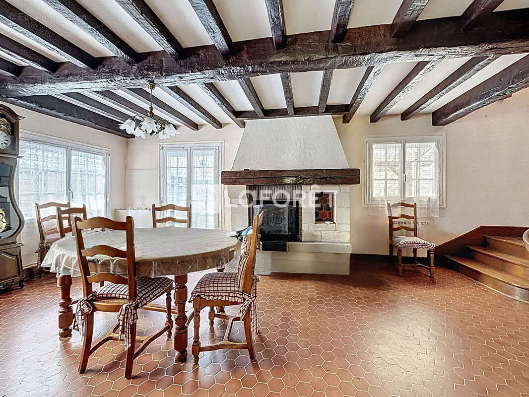 Maison à AUBEVOYE