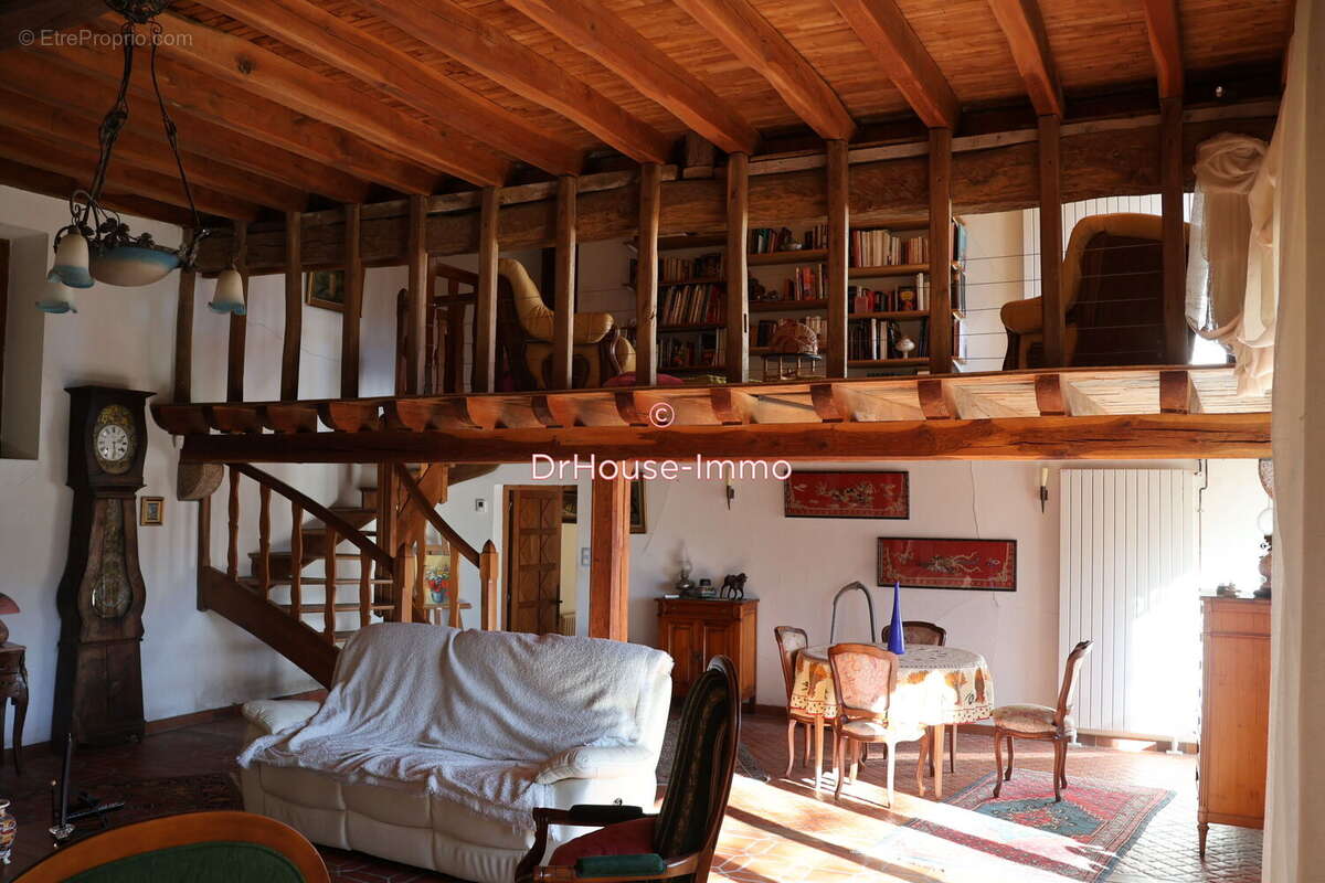 Maison à SAINT-LEGER-LA-MONTAGNE