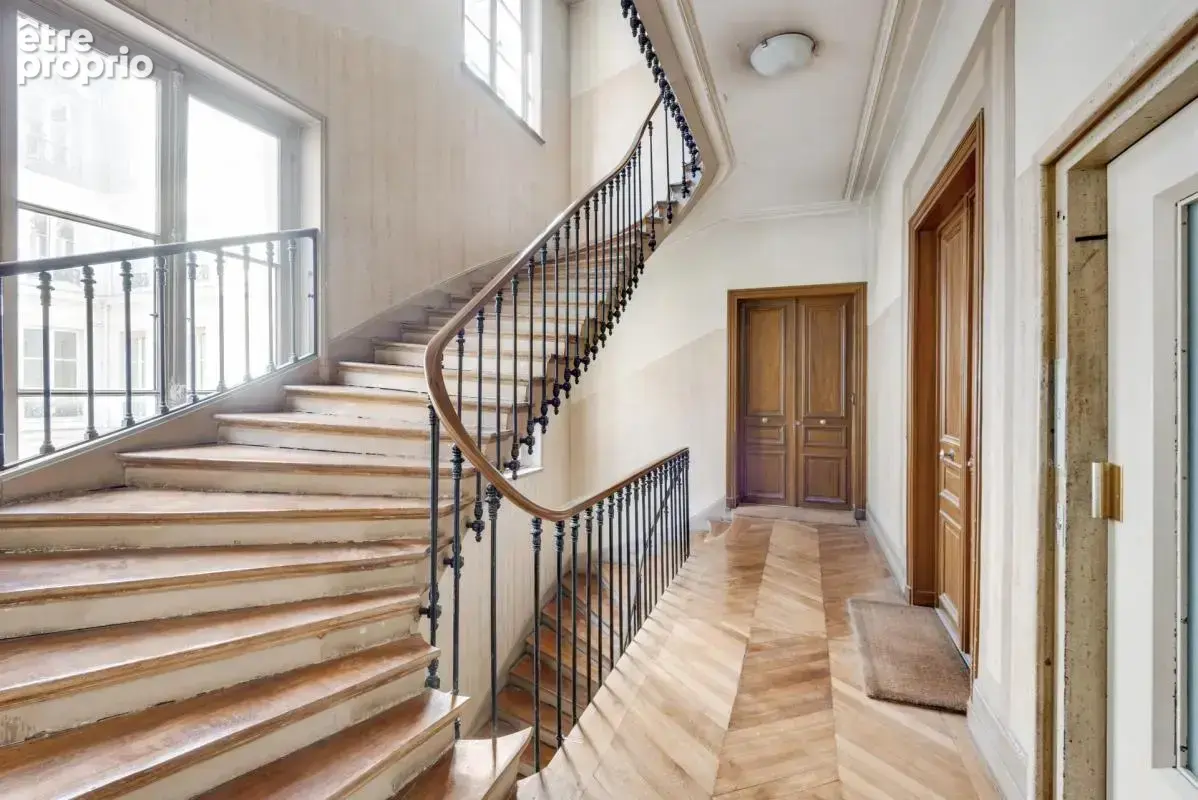 Appartement de 5 pièces de 119 m² situé à Paris - photo 11