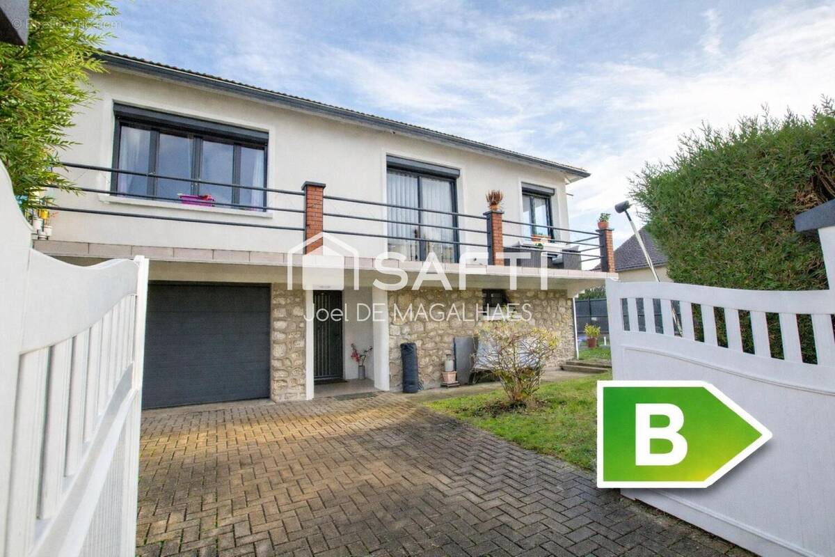 Photo 1 - Maison à LE MESNIL-SAINT-DENIS