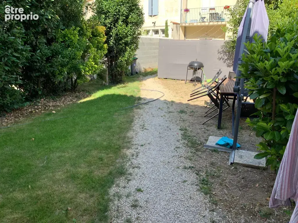 NIORT - Ensemble immobilier loué + Une maison et un appartement T2 + garage - photo 5