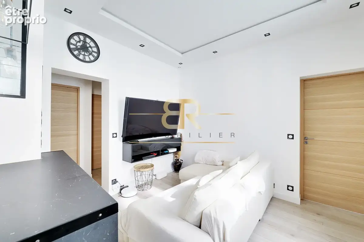 T3 rénové de 42 m2   calme   belle hauteur sous plafond   proche commerces et transports - photo 7