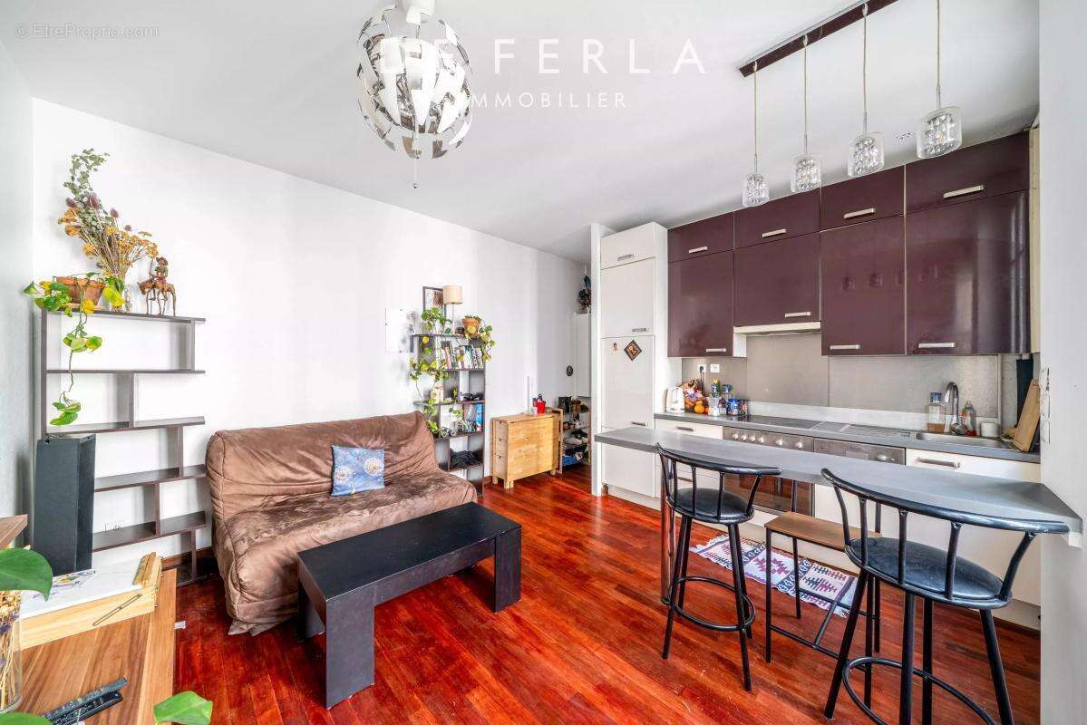 Appartement à PARIS-18E