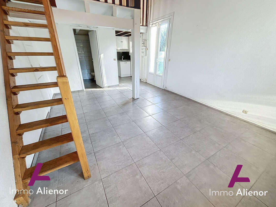 Appartement à HOSTENS