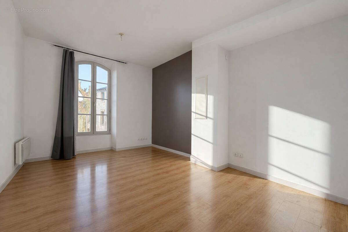 Appartement à ROQUEMAURE