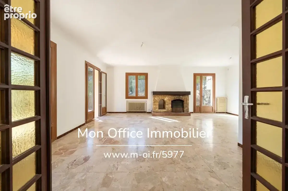Référence : 5977-CDI. - Cabriès – Haut de villa T5 de 124 m² avec jardin, terrasse et 3 stationnements - photo 5