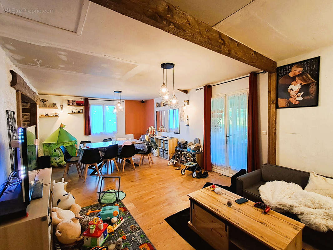 Maison à SAINT-HILAIRE-LES-PLACES