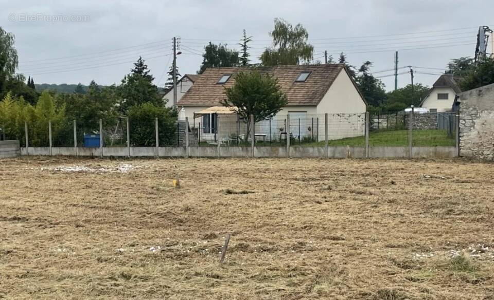 Terrain à DAMMARTIN-EN-SERVE