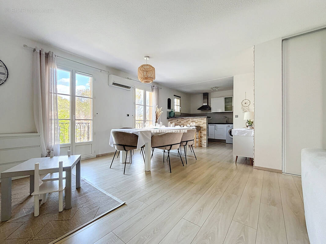 Appartement à LA MOLE