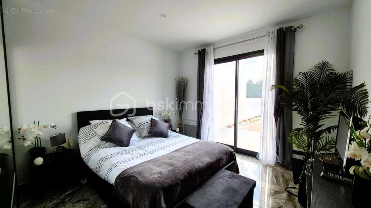 *** nouveaute- villa comtemporaine meublée- 100m²- plain pied- 3 chambres- garage- jardin- vue *** - photo 24
