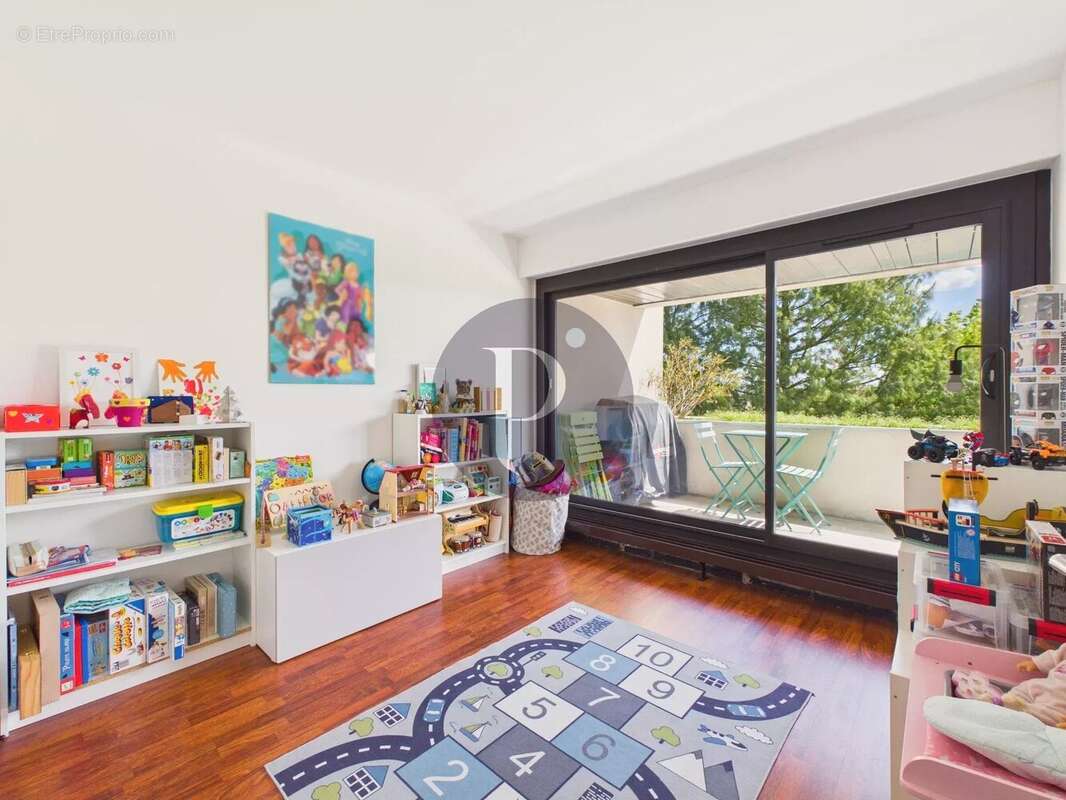 Appartement à VERRIERES-LE-BUISSON