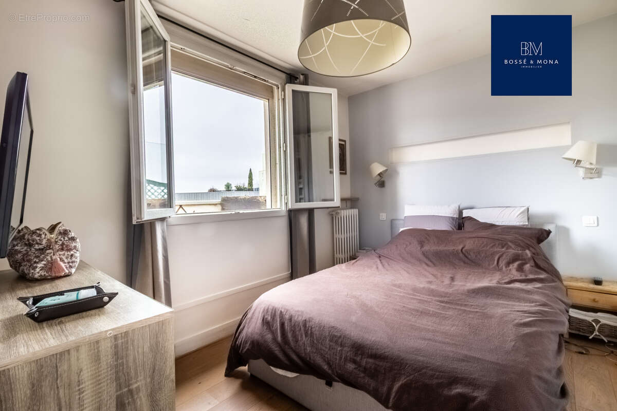 Appartement à COURBEVOIE