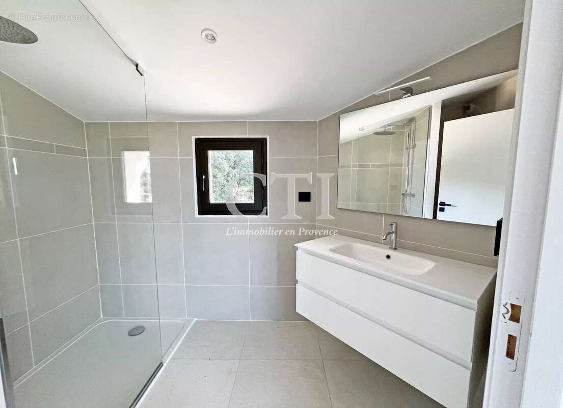 Appartement à VAISON-LA-ROMAINE