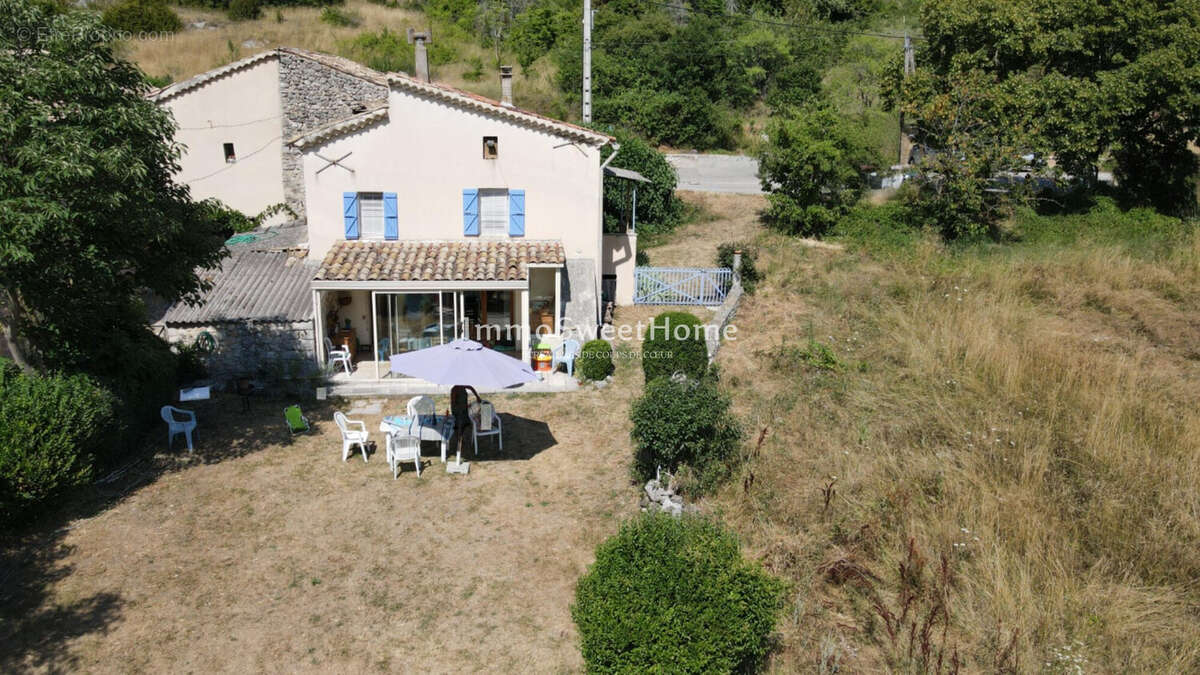 Maison à LA ROCHETTE-DU-BUIS