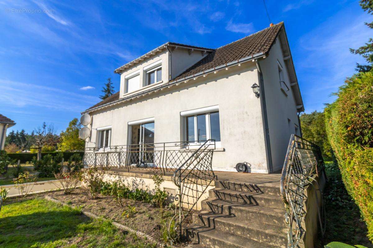 Maison à GIEVRES