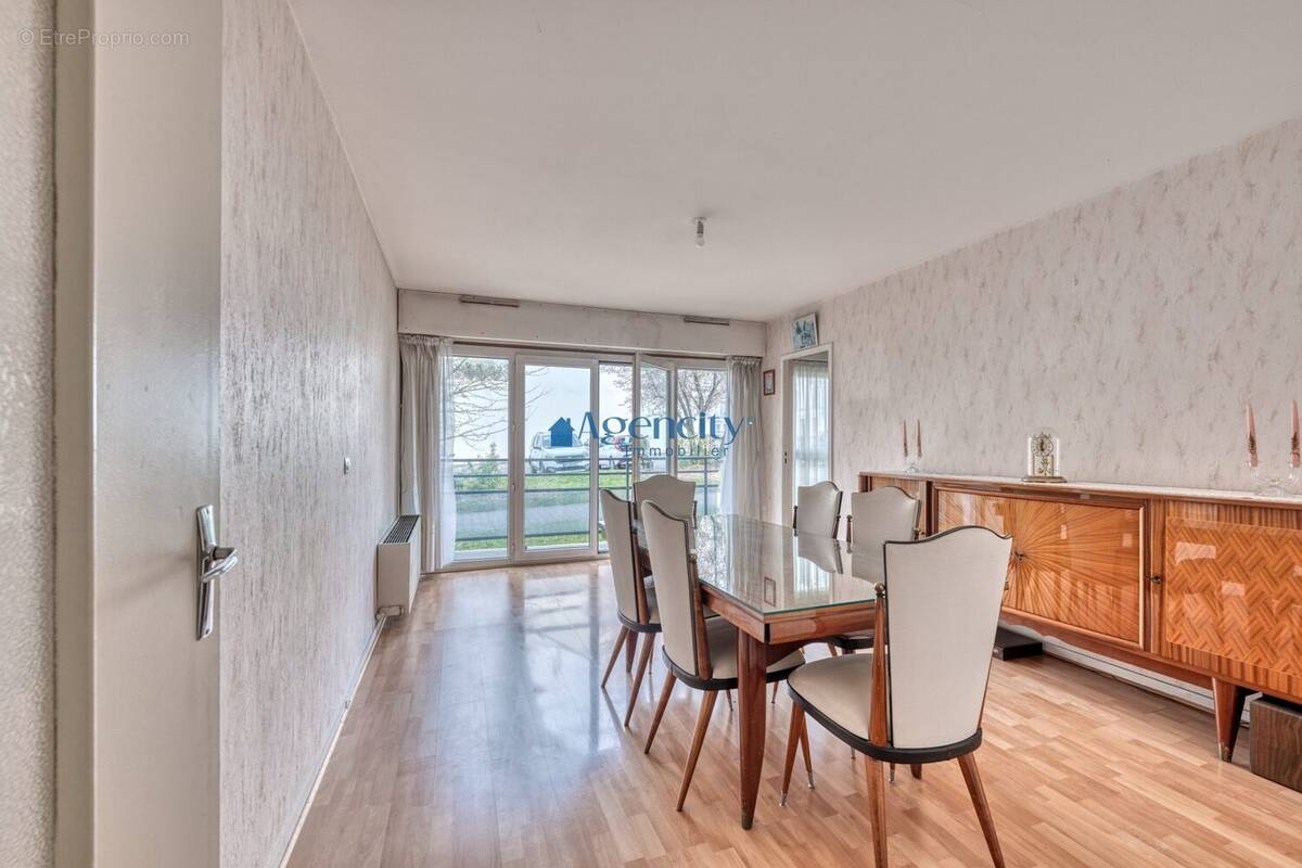 SÉJOUR BALCON - Appartement à NOISY-LE-GRAND